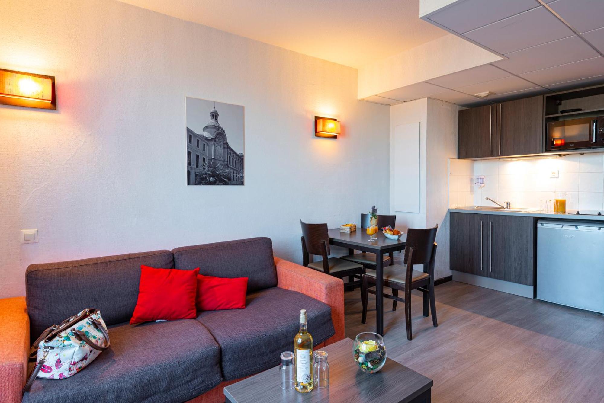 Comfort Aparthotel Nimes Centre Dış mekan fotoğraf