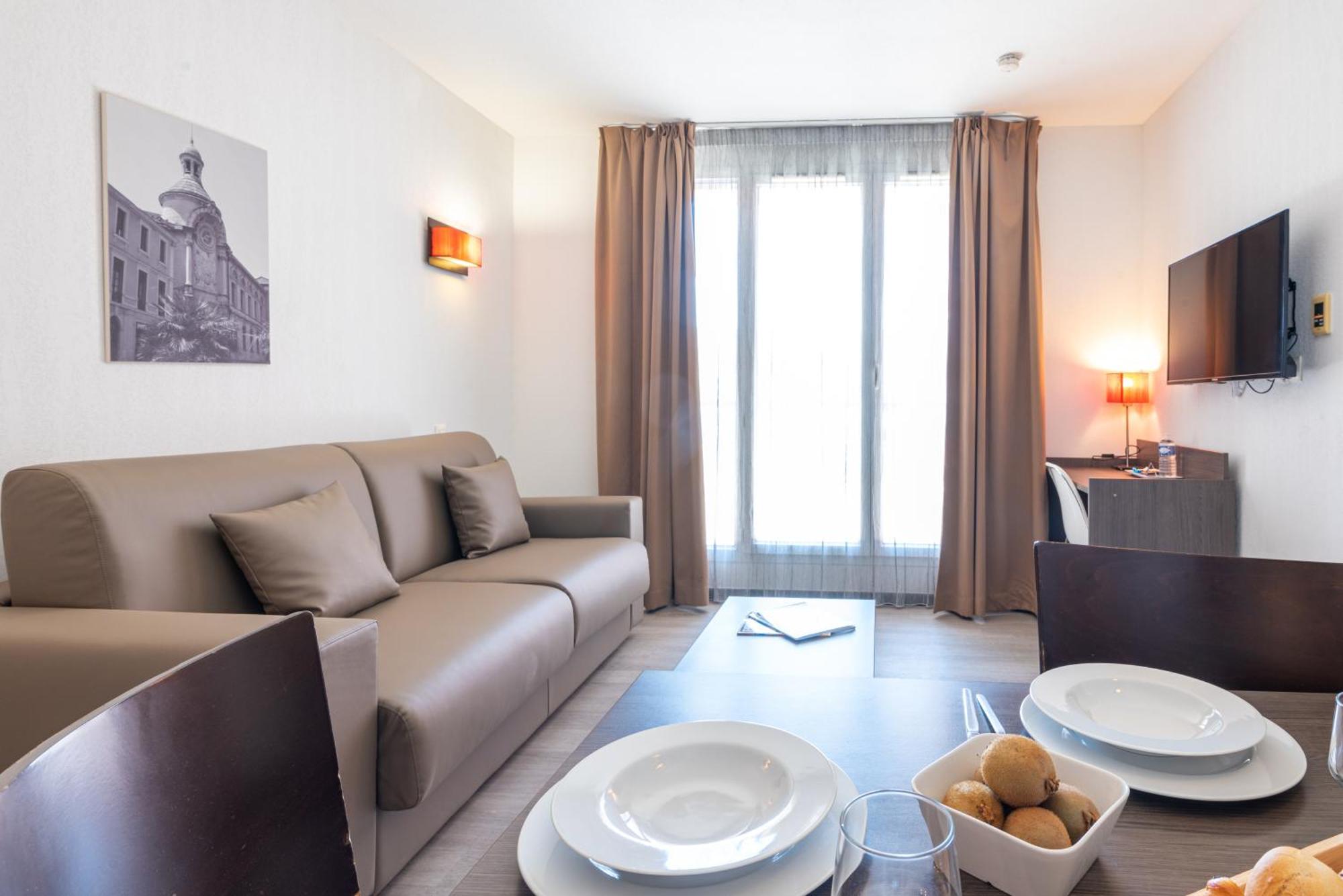 Comfort Aparthotel Nimes Centre Dış mekan fotoğraf